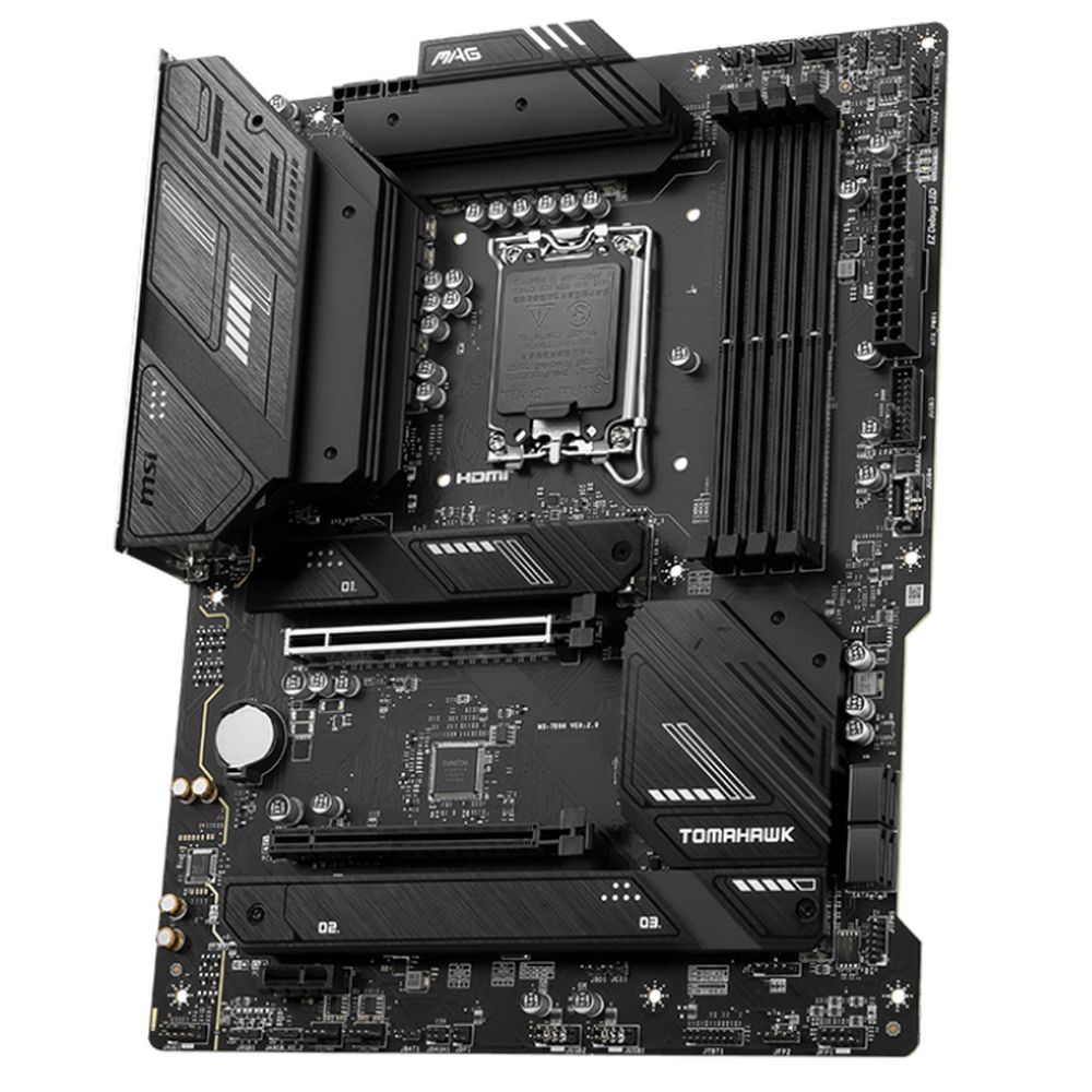 MSI MAG B760 Tomahawk WiFi — слоты PCIe, процессорный сокет и радиаторы охлаждения