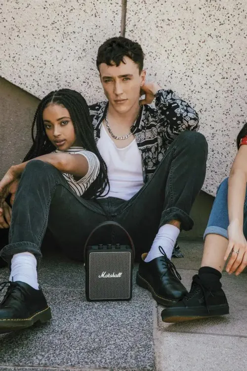 Marshall Stockwell II Black вид спереди сетчатая панель и логотип Marshall