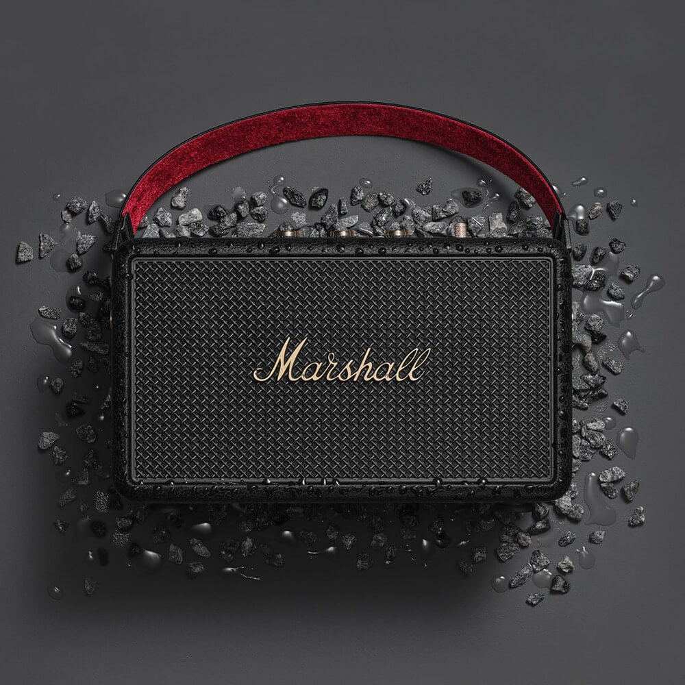 Marshall Kilburn III &mdash; фронтальный вид, текстурированная панель, демонстрация прочности корпуса