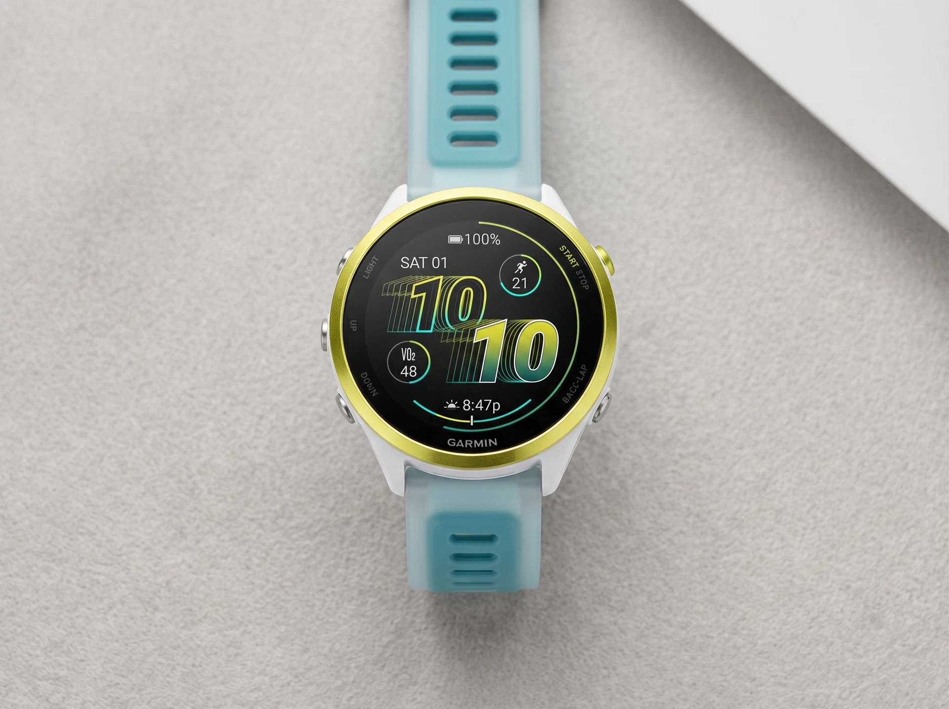 Garmin Forerunner 570 47mm бирюзовый &mdash; общий вид в повседневном использовании