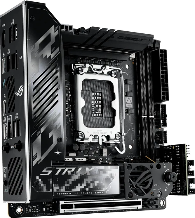 ASUS ROG Strix Z890-I Gaming WiFi задняя панель портов Thunderbolt 4 и USB