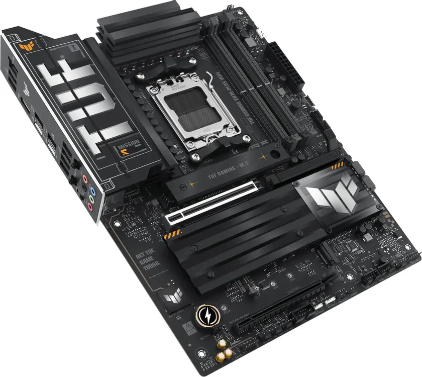 ASUS TUF Gaming X870-Plus WiFi — VRM-зона и пассивные радиаторы крупным планом