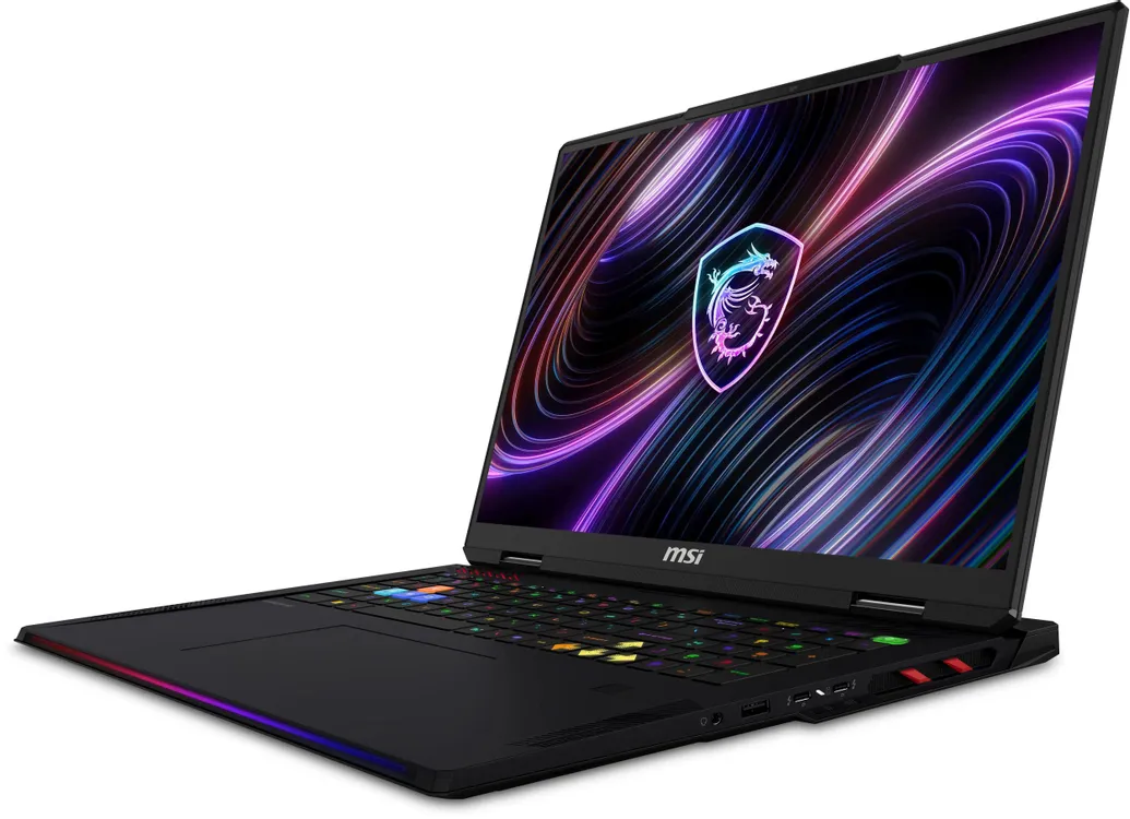 MSI Raider 18 Max A2WI-1048RU закрытый корпус вид сбоку с RGB-подсветкой на кромке — профиль толщиной 32 мм