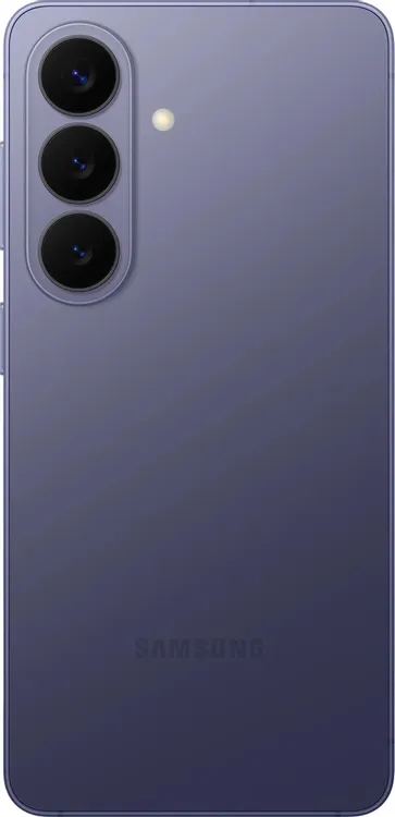 Samsung Galaxy S26 камера крупным планом — три объектива и вспышка