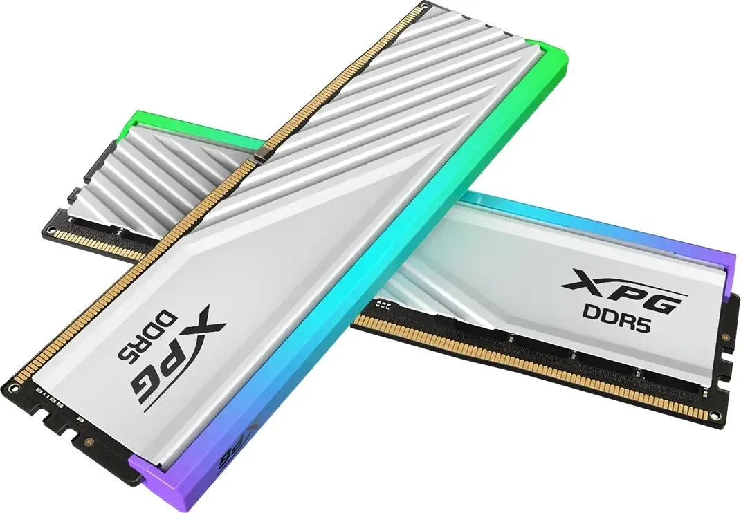 ADATA Lancer Blade RGB DDR5 три модуля с цветными радиаторами и золотыми контактами