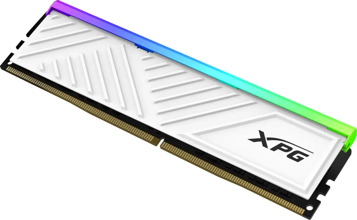 ADATA Spectrix AX4U360032G18I-SWHD35G установка в материнскую плату угол обзора