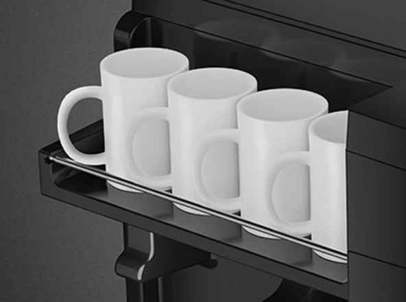 Smeg EGF03CREU подставка для подогрева чашек пять белых кружек на верхней полке