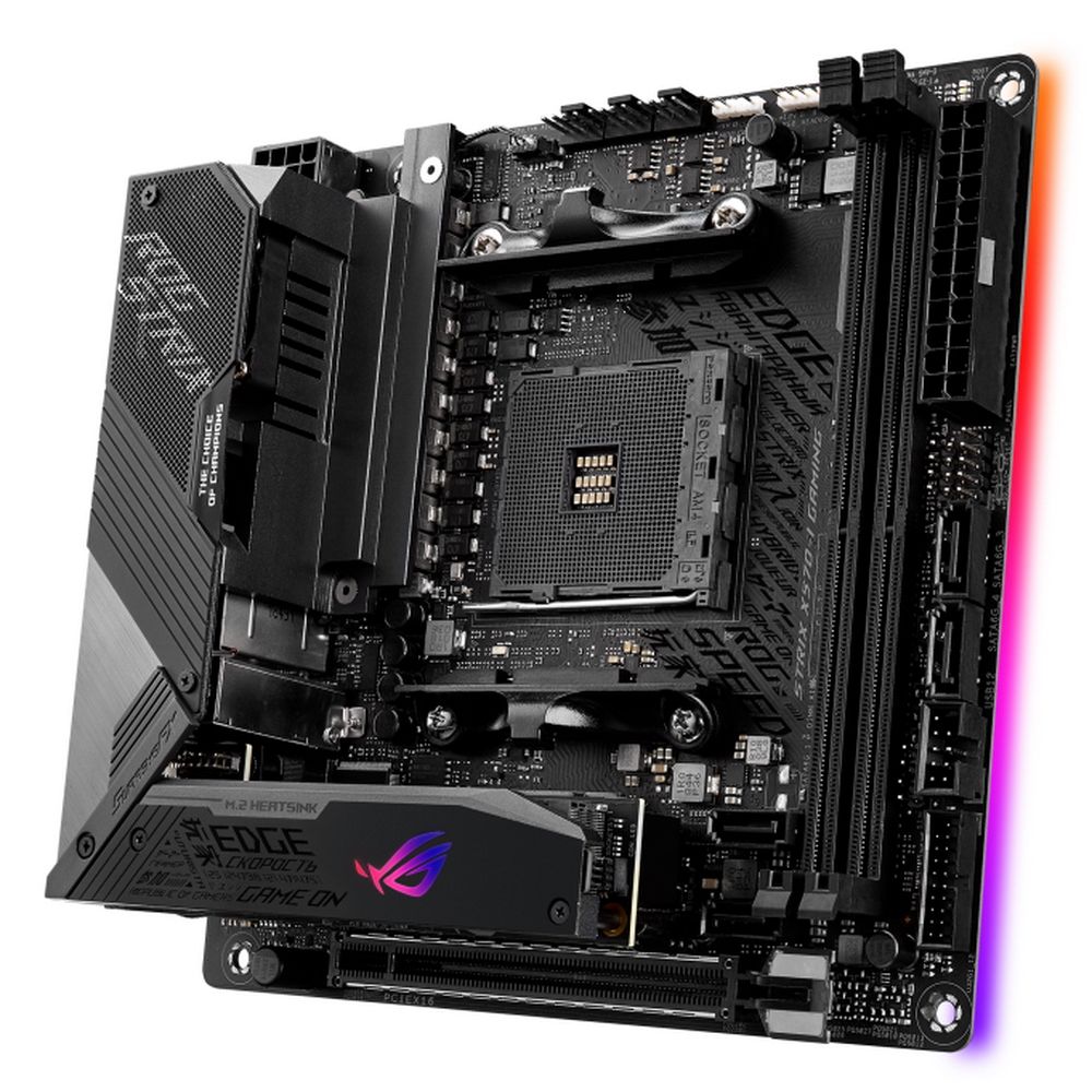 ASUS ROG Strix X570-I Gaming слоты M.2 PCIe 4.0 и радиаторы охлаждения