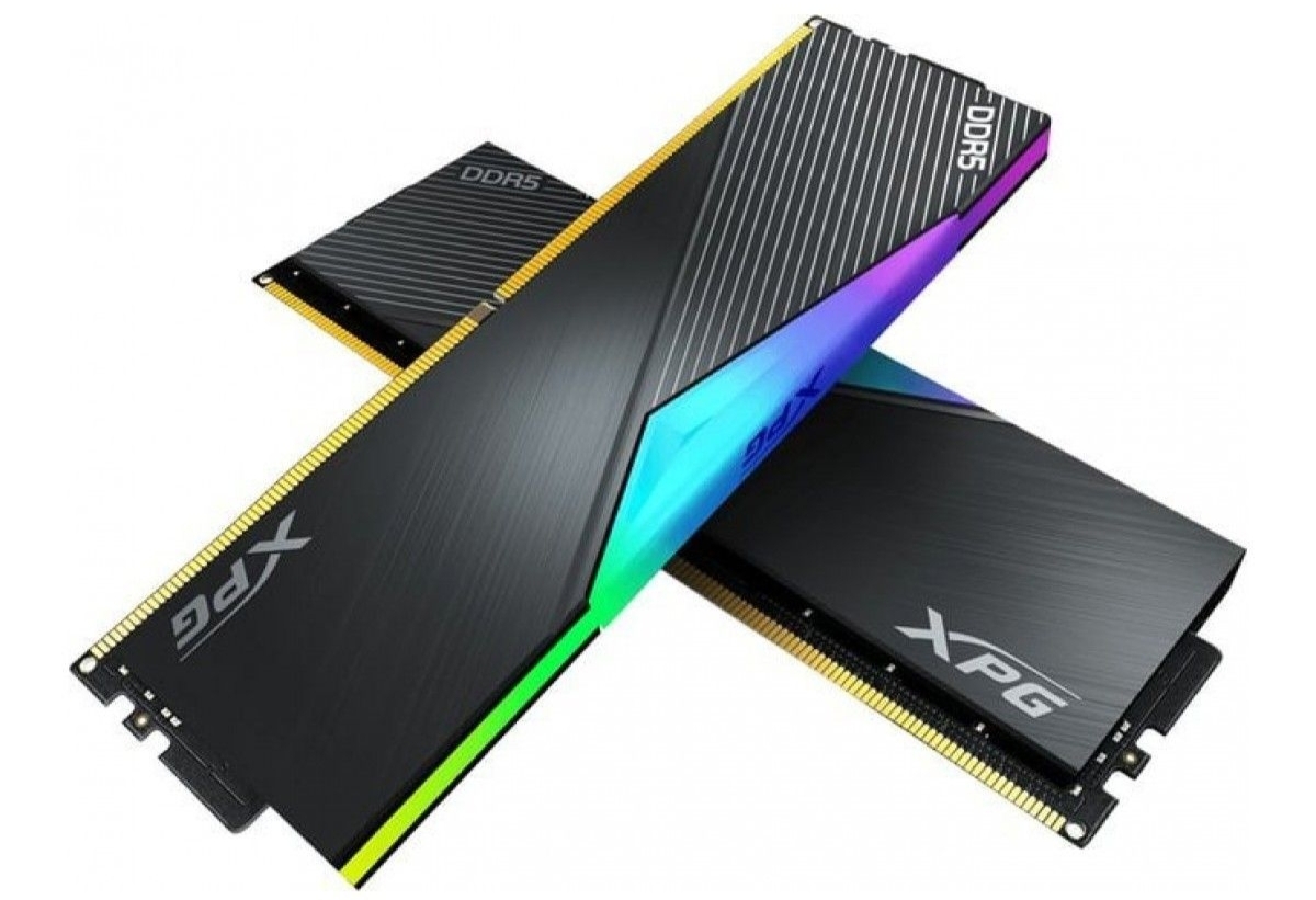 ADATA AX5U6800C3416G-DCLARBK DDR5 радиатор и RGB-подсветка крупным планом