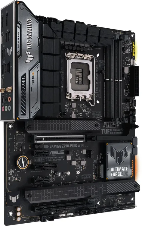 ASUS TUF Gaming Z790-Plus WiFi слоты PCIe и разъёмы питания на плате