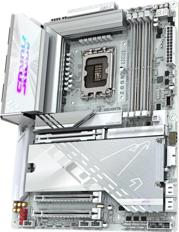 Gigabyte Z890 Aorus Pro Ice разъёмы M.2 и SATA на плате