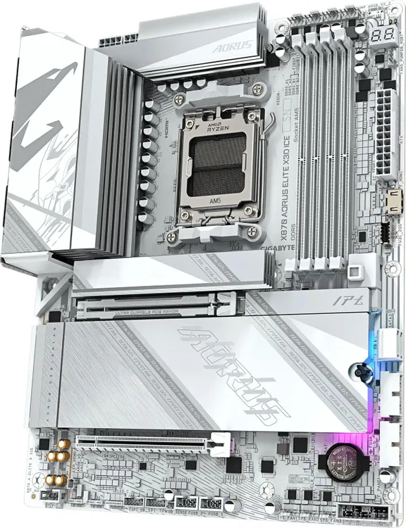 Gigabyte X870 Aorus Elite X Ice слоты M.2 PCIe 5.0 и радиаторы охлаждения