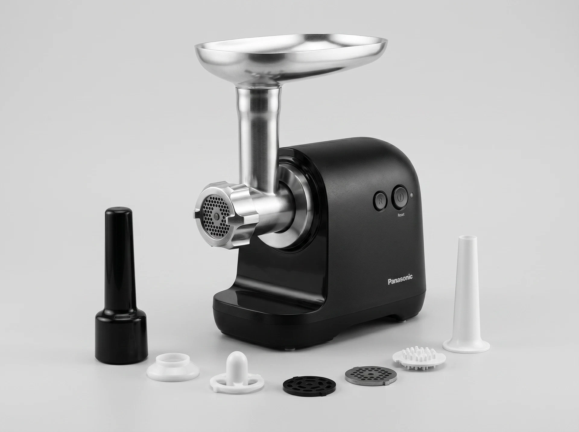 Мясорубка Panasonic MK-GX1710KTQ чёрный корпус вид сбоку компактные размеры кухня
