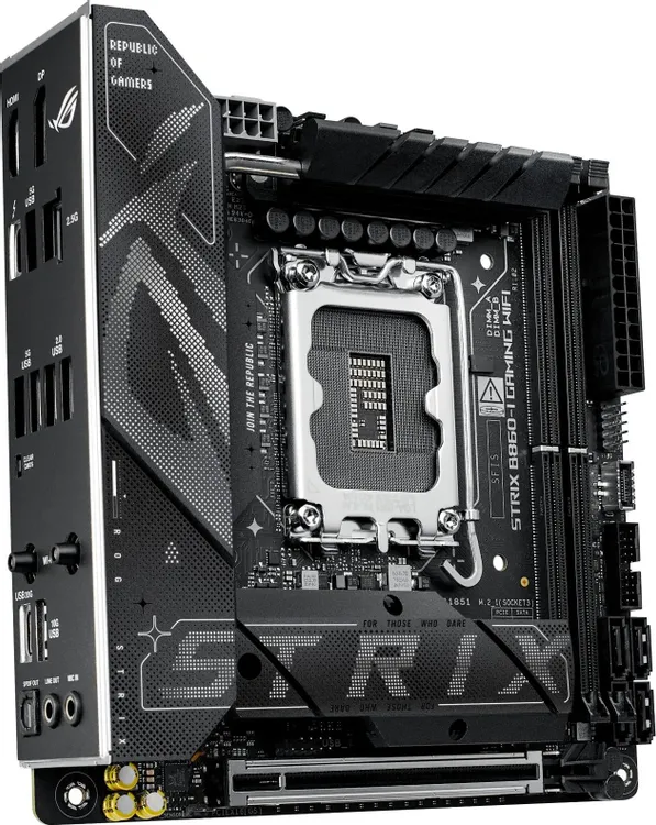 ASUS ROG Strix B860-I Gaming WiFi в корпусе — сокет LGA 1851, радиатор VRM, слоты DDR5