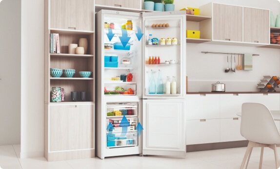Indesit ITR 5180 W внутренняя полость холодильной камеры 4 полки закалённое стекло