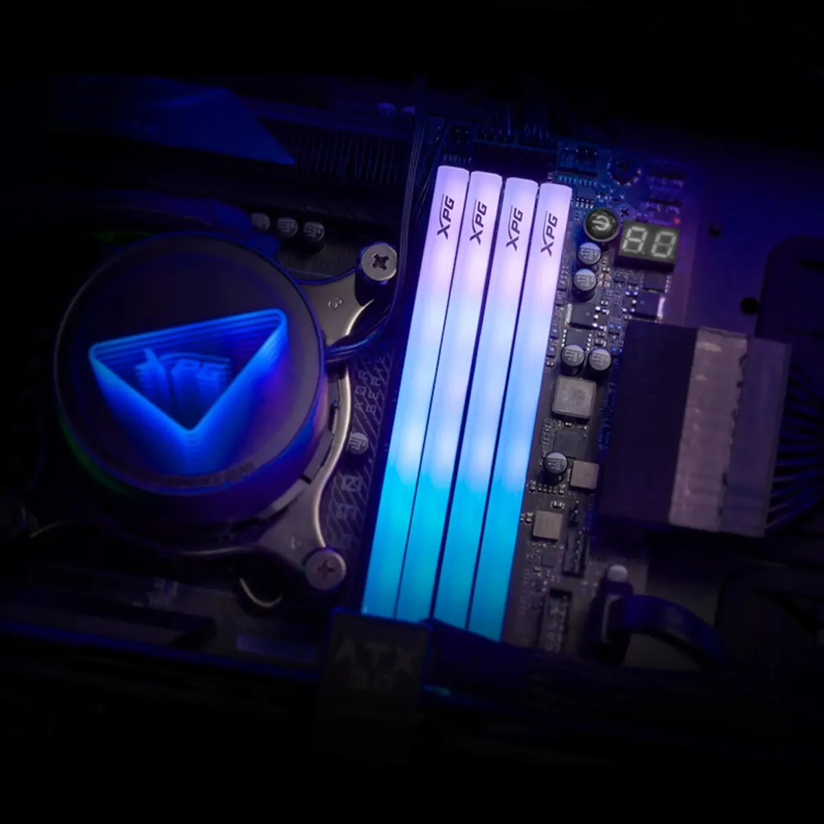 ADATA Lancer AX5U6400C3216G-DTLABRWH радиатор и RGB-подсветка крупным планом