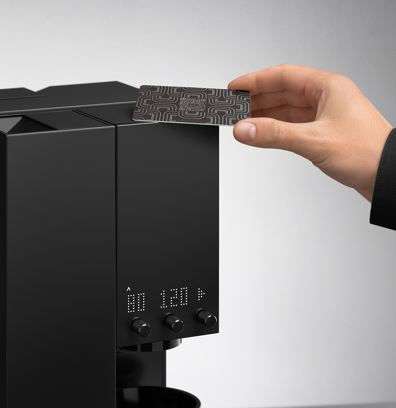 Bork C751 — три регулятора на панели управления и NFC-карта