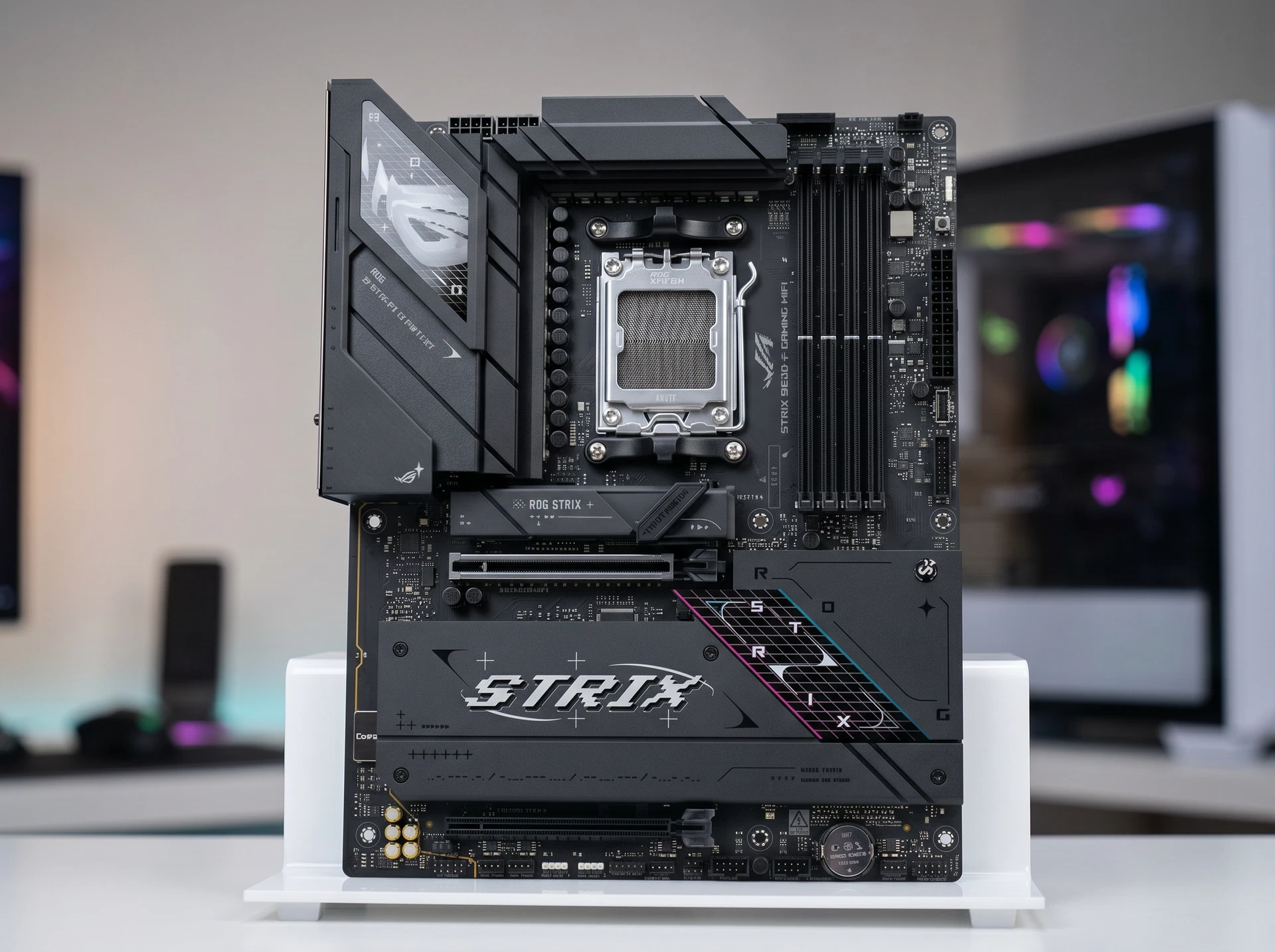 Материнская плата Asus Rog Strix B850-f Gaming Wifi, Socket AM5, AMD B850, ATX, RTL [90MB1J70-M0EAY0] - фото в интерьере