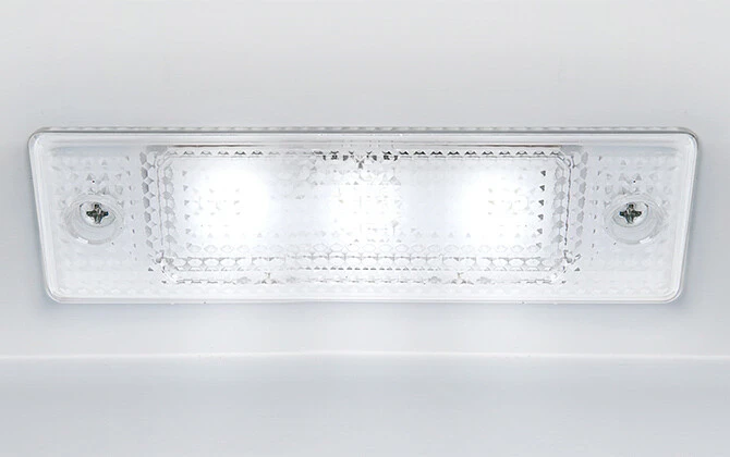 Атлант ХМ-4625-161 — встроенное LED-освещение внутри холодильника, панель подсветки