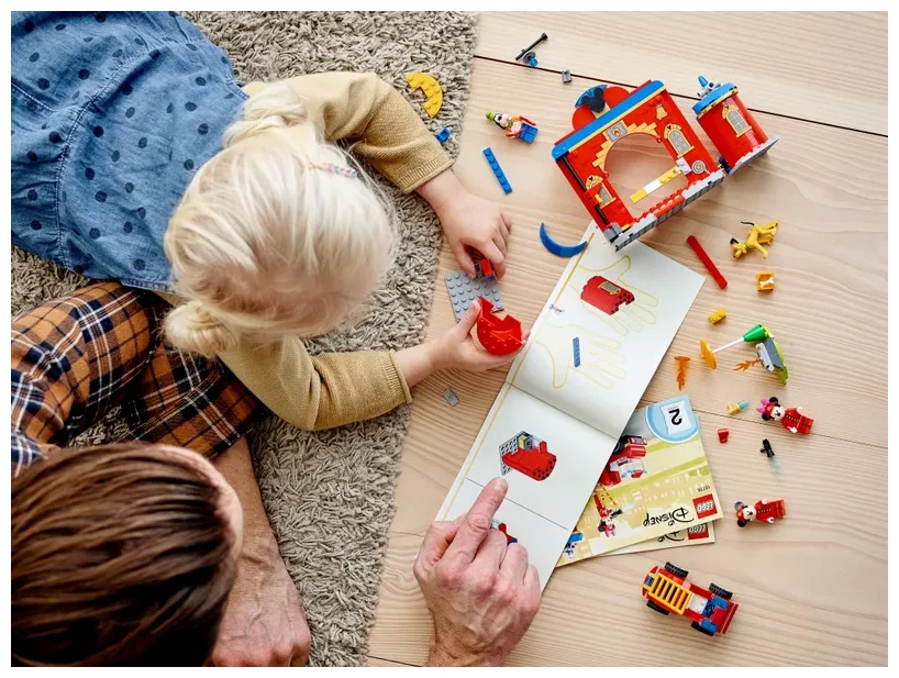 Конструктор LEGO Mickey & Friends 10776 Пожарная часть и машина Микки и его друзей, 144 дет.