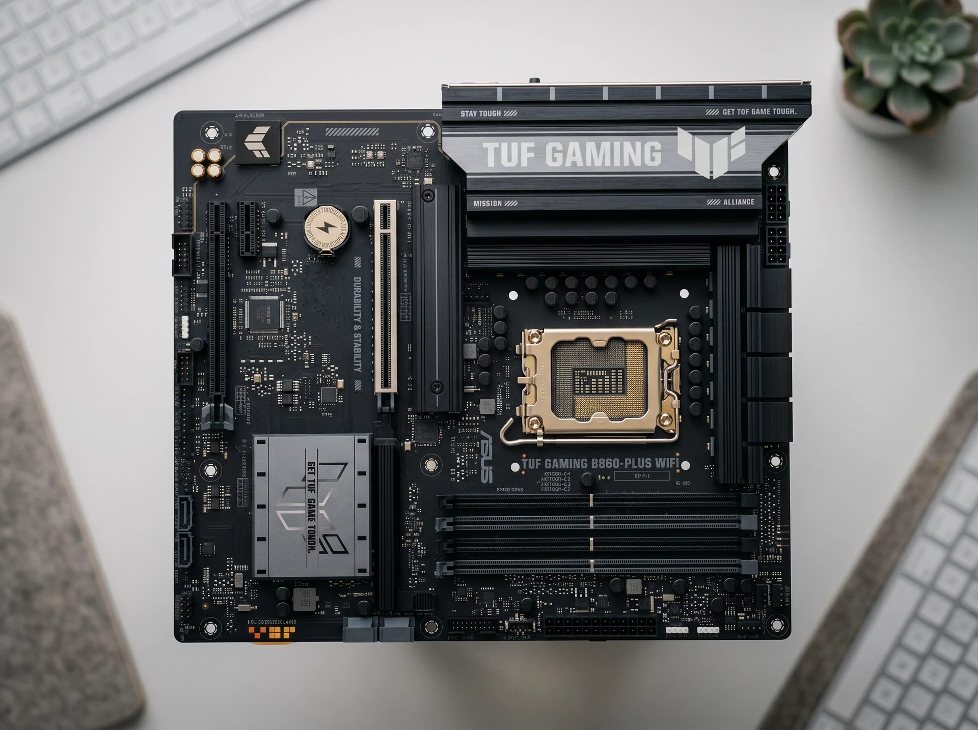 Материнская плата Asus Tuf Gaming B860-plus Wifi, Socket LGA 1851, Intel B860, ATX, RTL [90MB1JL0-M0EAY0] - фото в интерьере