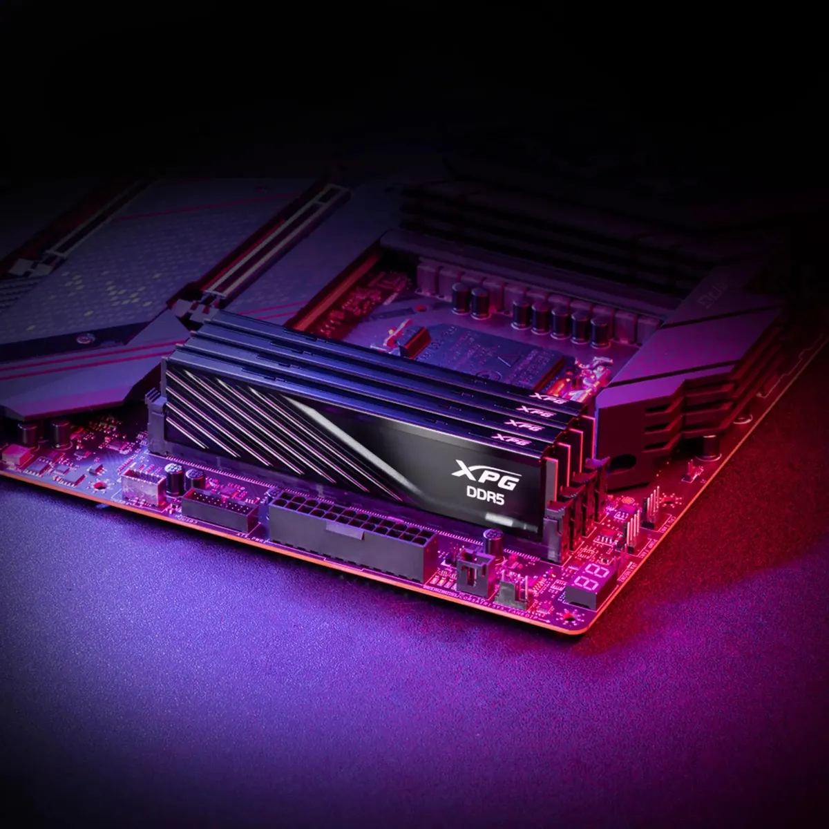 ADATA Lancer AX5U6000C3016G-DTLABBK радиатор и маркировка модуля DDR5