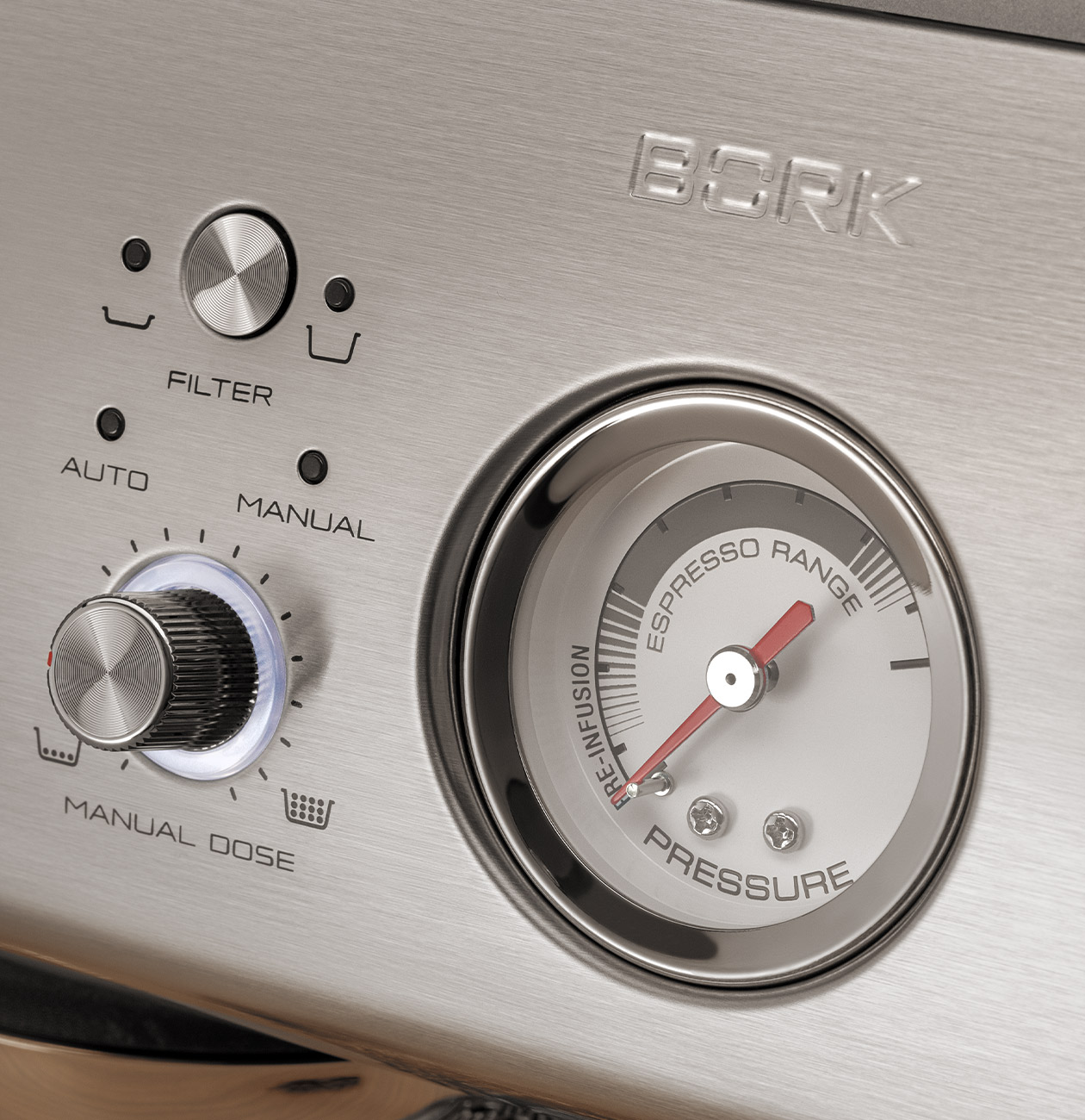 Bork C809 — паровая трубка с насадкой панарелло, вспенивание молока для латте