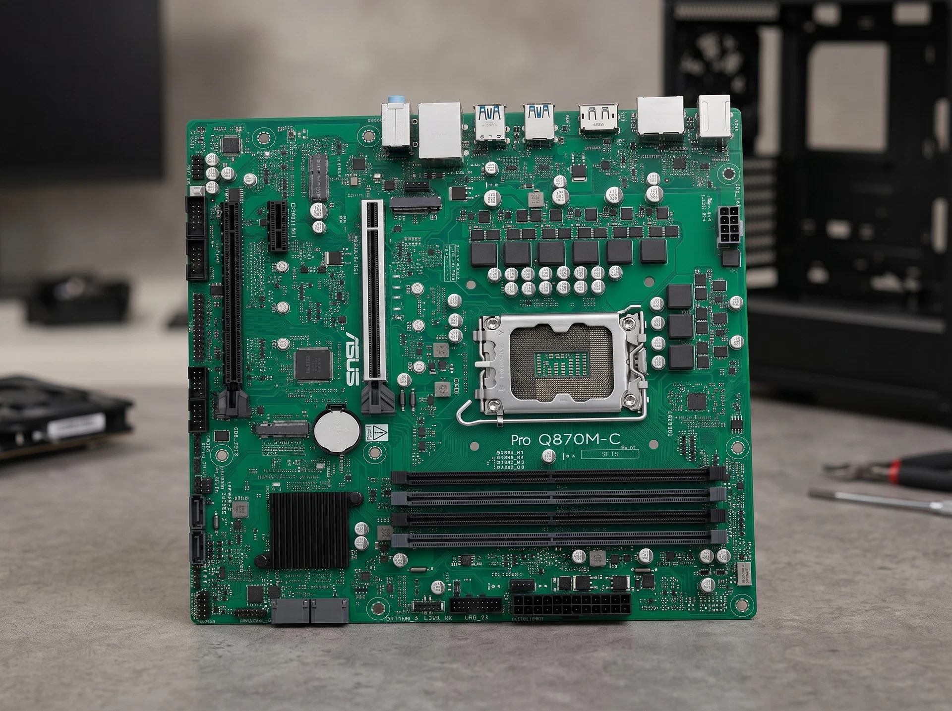 Материнская плата Asus Pro Q870m-c-csm, Socket LGA 1851, Intel Q870, mATX, RTL [90MB1KEP-M0EAYC] - фото в интерьере