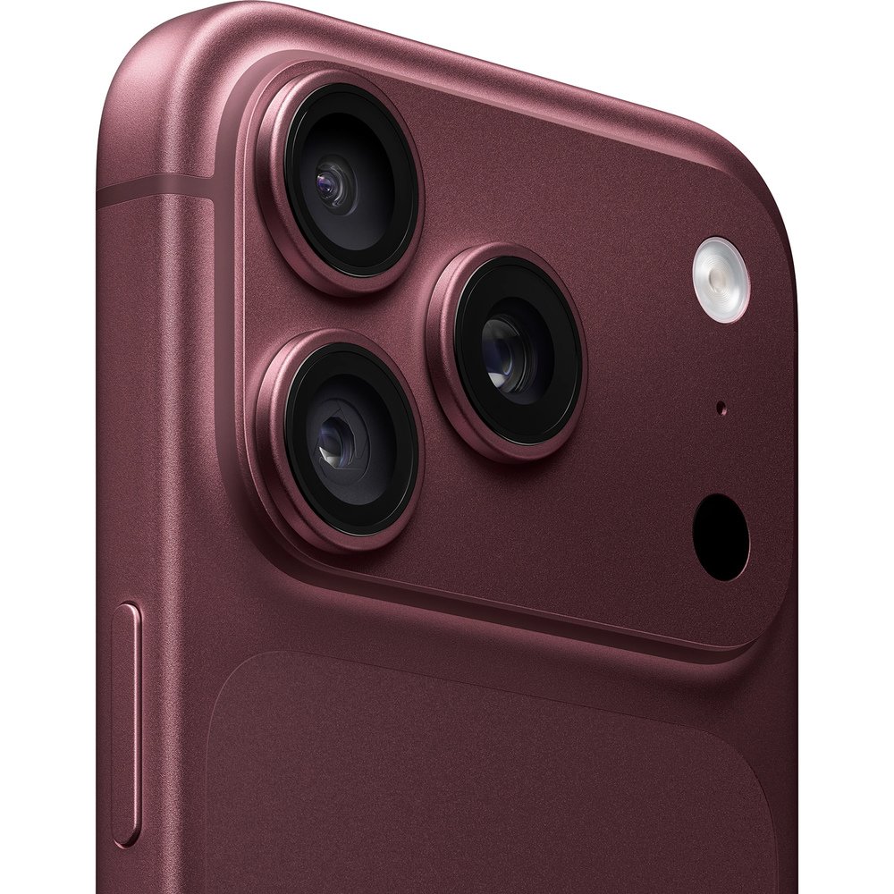 Apple iPhone 18 Pro Burgundy крупный план тройной камеры, матовая задняя панель