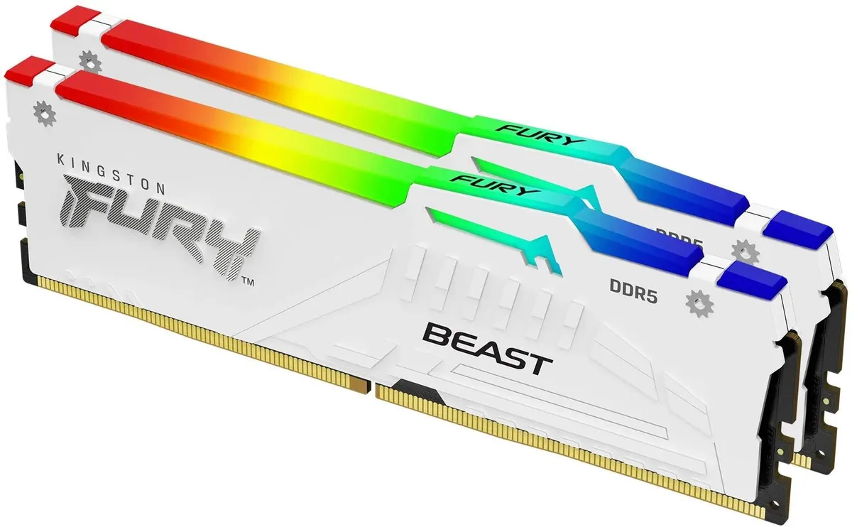 Kingston Fury Beast DDR5 KF556C40BWAK2-32 три модуля белый RGB под углом дизайн форм-фактор